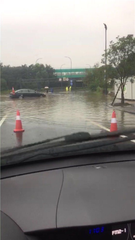 一場大雨淹沒了常州，龍城變水城，救援工作積極開展中?。?！16