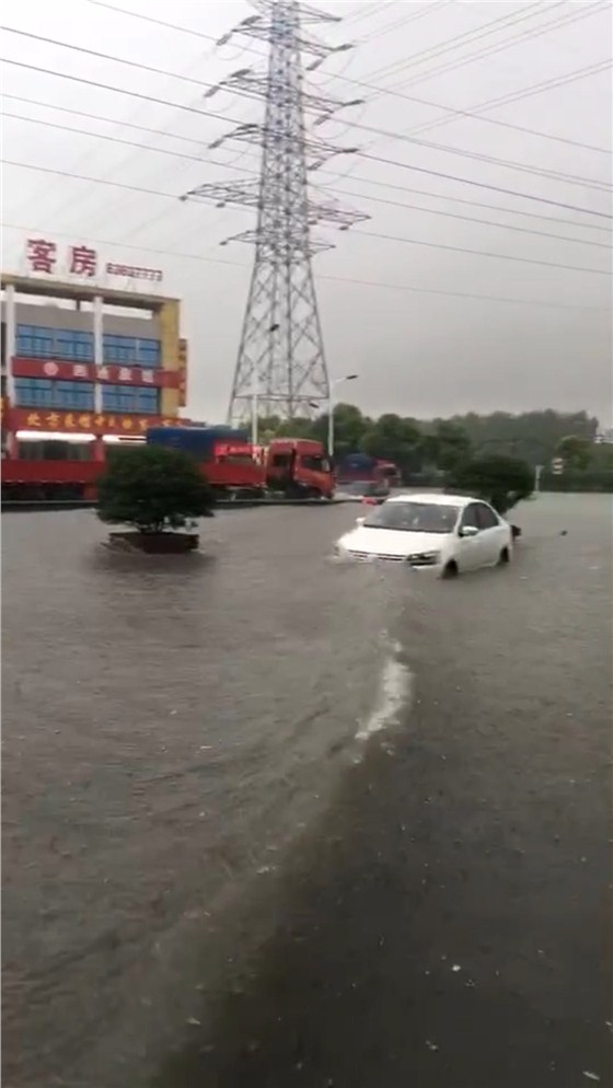 一場大雨淹沒了常州，龍城變水城，救援工作積極開展中?。?！20